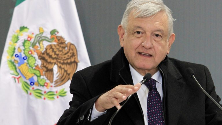 No hay que darle la espalda a los niños, dice AMLO tras tiroteo en Torreón