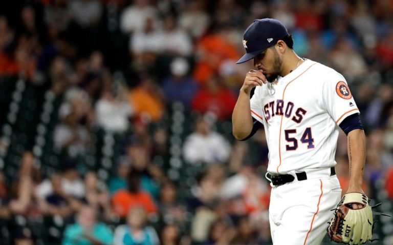 Charros activa a Roberto Osuna para playoffs de LMP