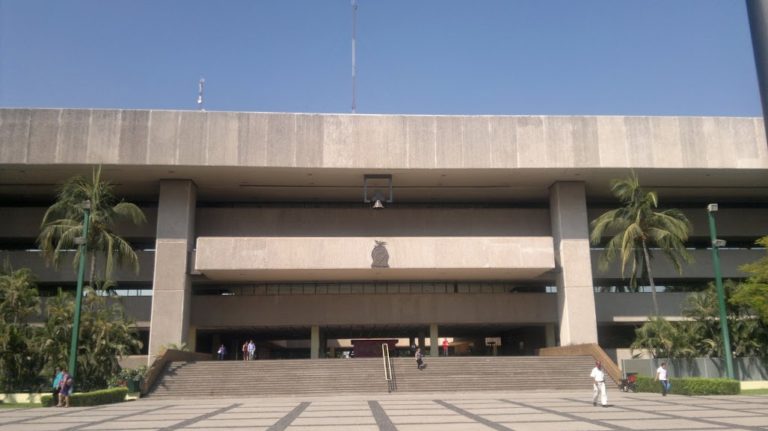 Secuestran a un hombre frente a Palacio de Gobierno