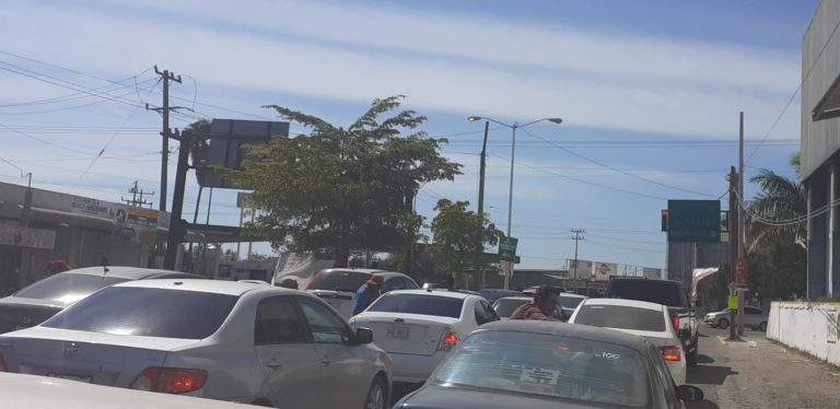 Inicia afluencia masiva a playas de Altata