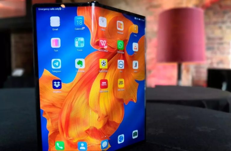 Huawei presenta Mate Xs, su nuevo smartphone plegable
