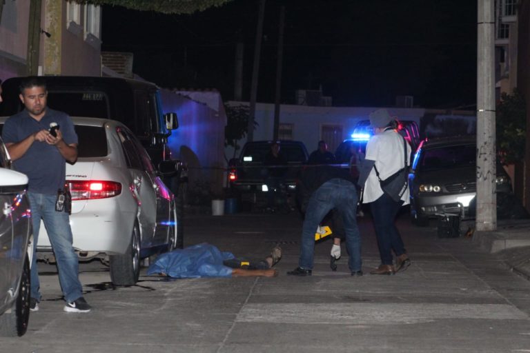Lo ejecutan en calle de la Benito Juárez