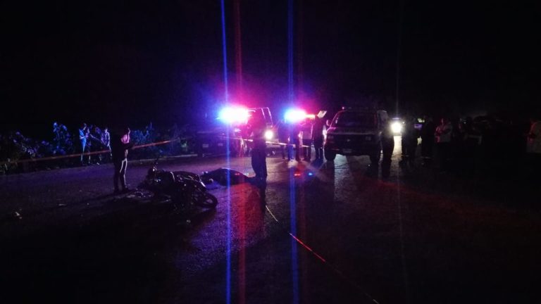 Motos se impactan de frente; hay un muerto y dos heridos