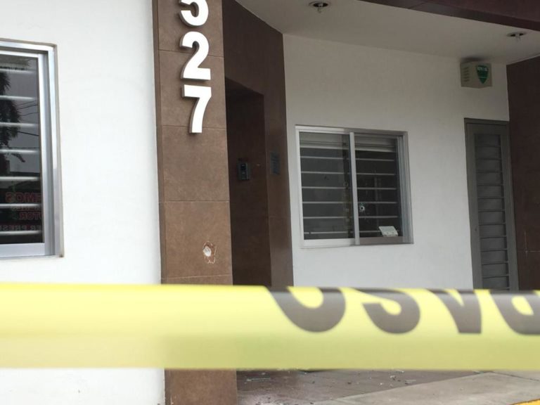 Ataca grupo armado despacho jurídico en Culiacán