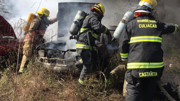 Suman 60 autos siniestrados por incendio ‘corralón’ de Culiacán
