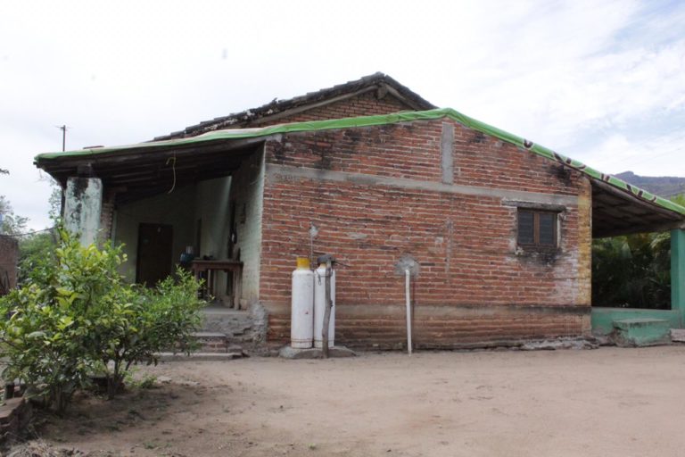 Por inseguridad abandonan Paredones 100 familias