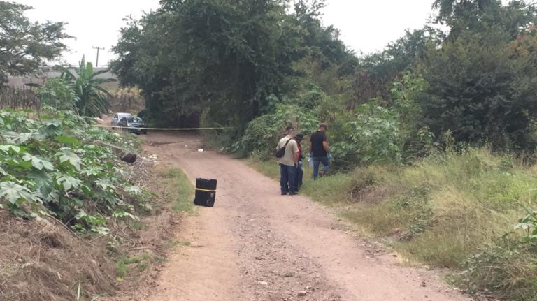 A balazos lo hallan muerto entre campo Morelia y Las Brisas