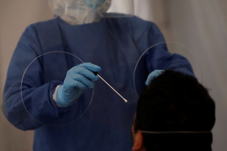 Se disparan contagios y muertes por COVID-19 en México en un día