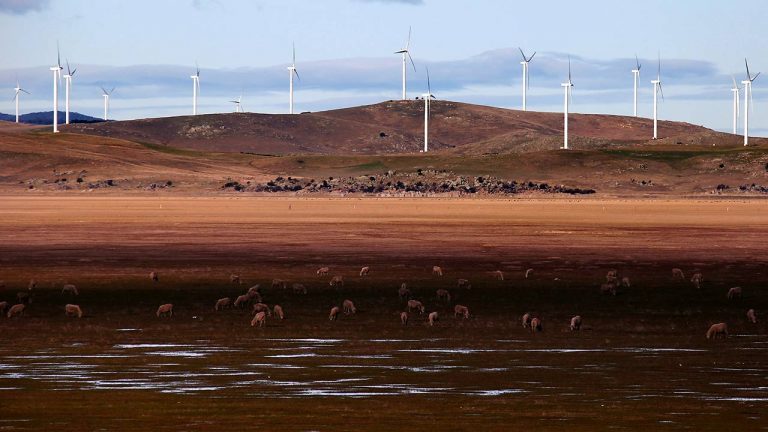 Aumenta CRE tarifas a renovables