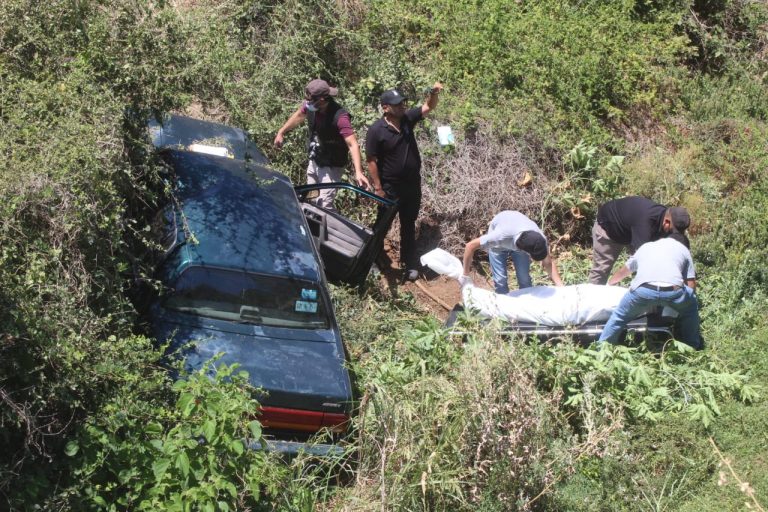 Muere mujer al caer a arroyo en Badiraguato