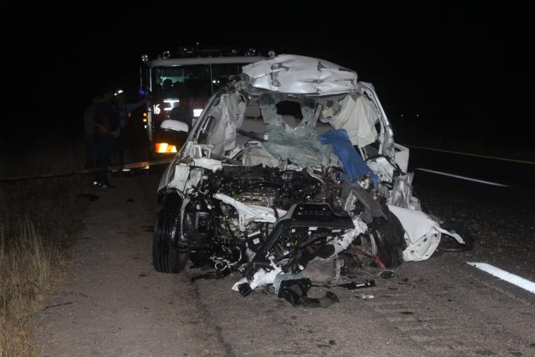 Fallece joven de EU al impactar a trailer en Maxipista