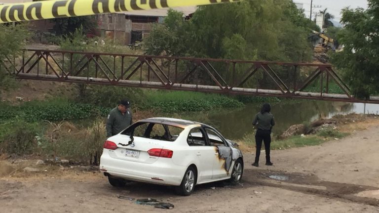 Le roban su vehículo y lo atacan con machete