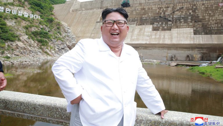 Reaparece en público Kim Jong-un