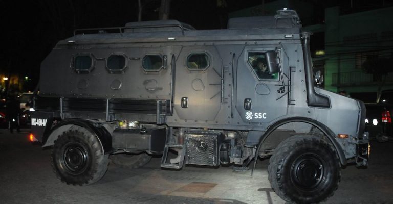 Los 19 presuntos agresores de García Harfuch son trasladados al reclusorio