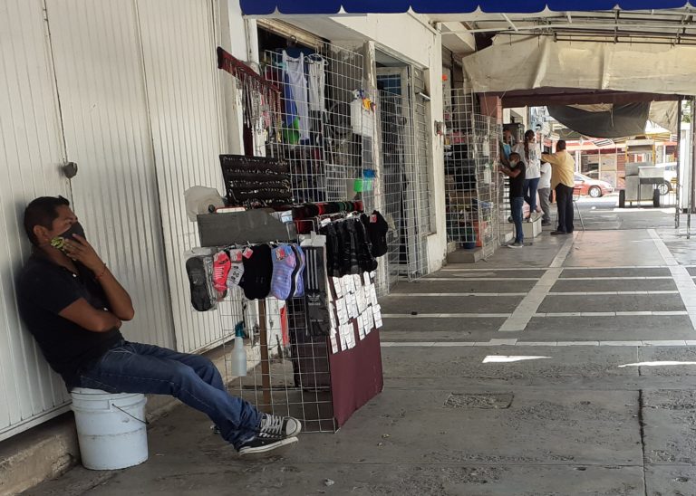 Se multiplican negocios no esenciales abiertos en Navolato