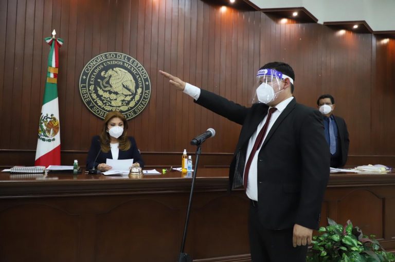 Ocupa curul suplente del diputado Ocadio García