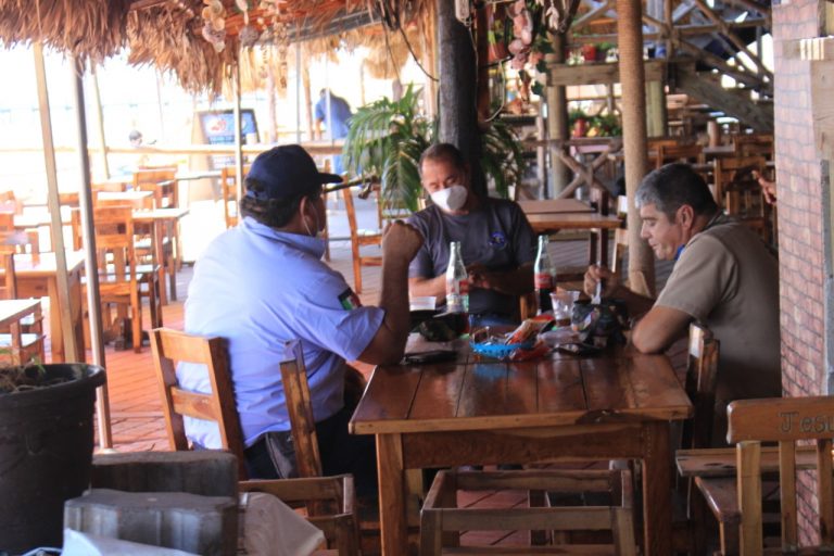 Abierto malecón de Altata, hasta las 9 pm