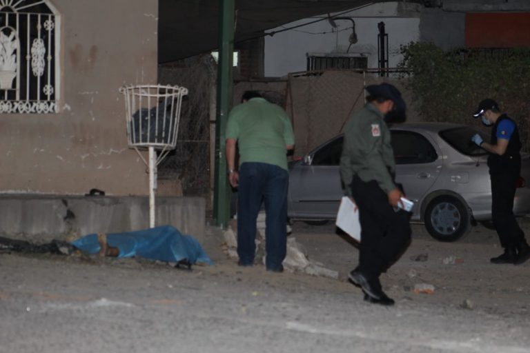 Salió a tirar la basura, le dispararon en 12 ocasiones