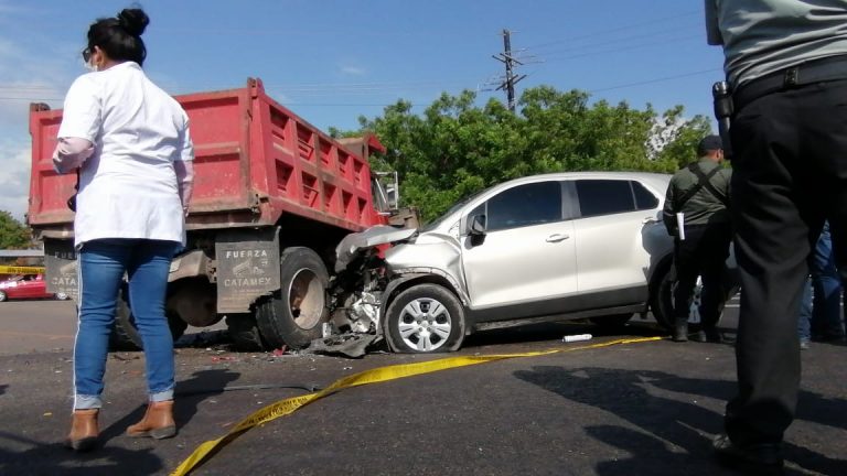 Hermanos iban a un sepelio; murieron al impactarse contra góndola