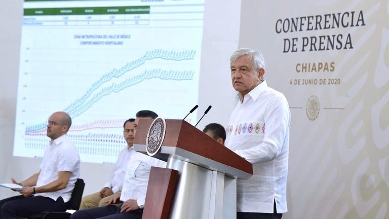 ‘Que no haya psicosis’, la molestia de AMLO por difusión de mil muertes