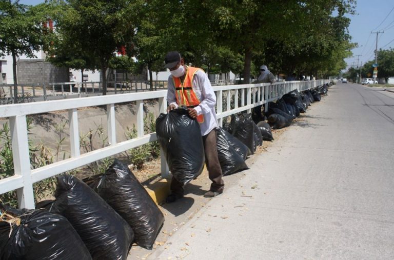 Hay semanas que no pasa (la basura), reclama Fincas del Humaya