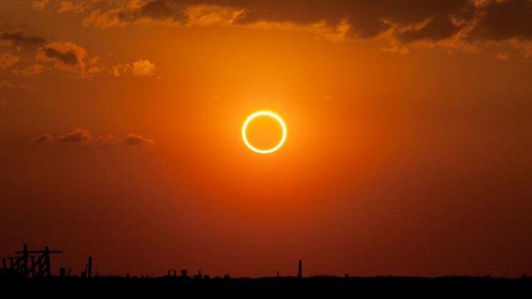 Eclipse solar: el ‘anillo de fuego’, primer fenómeno del verano