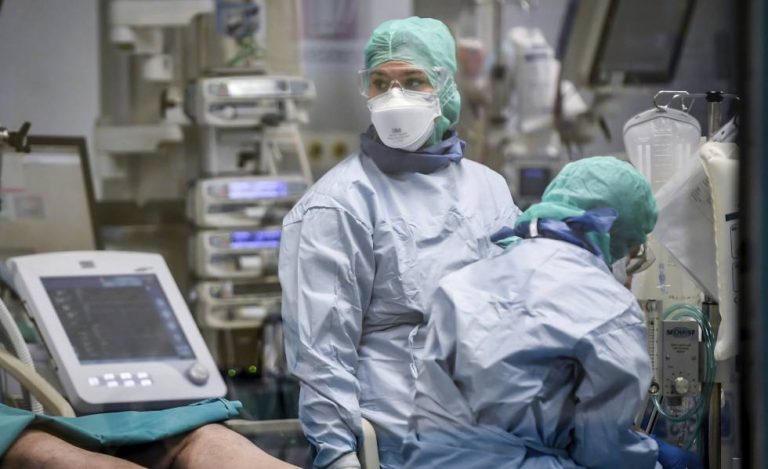 La mitad de los hospitalizados por COVID-19 están graves