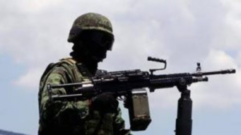 Decomisan 3 camionetas blindadas tras bloqueo en Cosalá