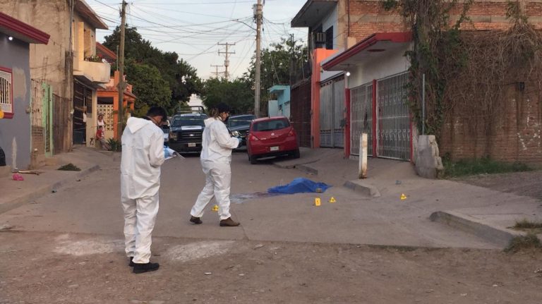 Ejecutan a mujer en la Amistad, Culiacán
