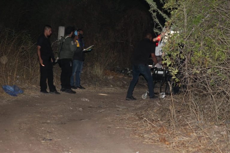 Vendado, amarrado y a balazos lo hallan muerto en El Ranchito