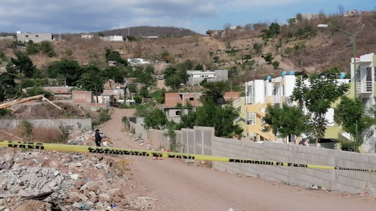 De un disparo en la cabeza lo hallan muerto al sur de Culiacán