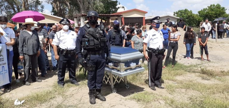 Rinden homenaje en Quilá a policía caído