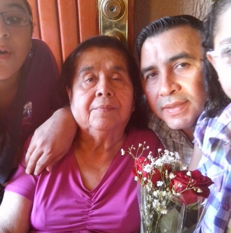 La rechaza hospital por COVID-19; murió en su casa