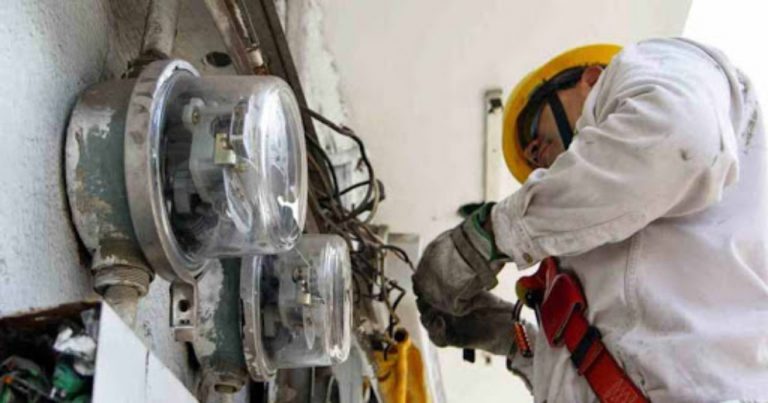 Corta CFE la luz a casi 700 mil hogares en pandemia