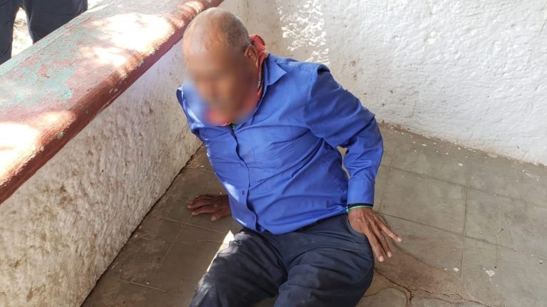 Anciano es llevado en patrulla a Culiacancito