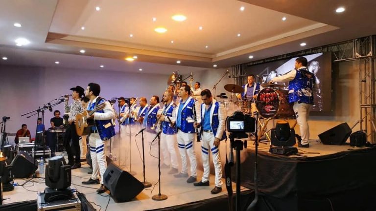 Adelantan culichis música para 15 Años y posadas