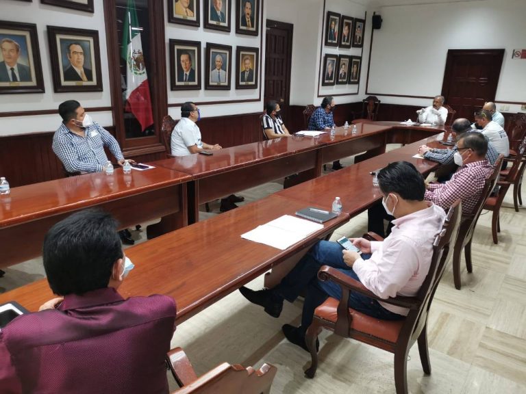 Libran multas y recargos comerciantes por pandemia