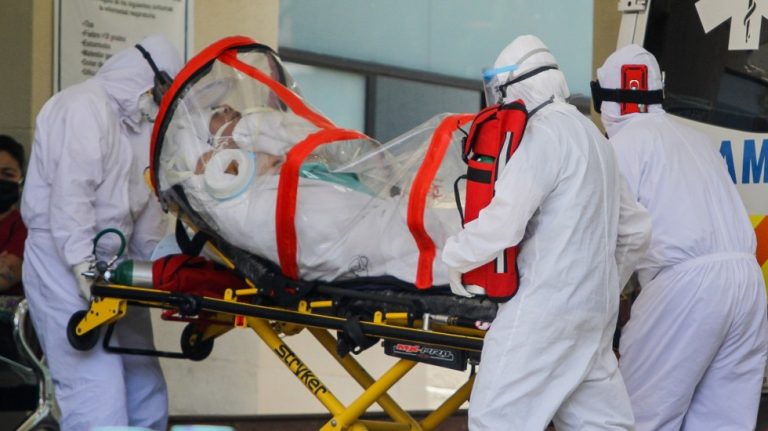 Otro día de récord: 730 defunciones por COVID-19 en México