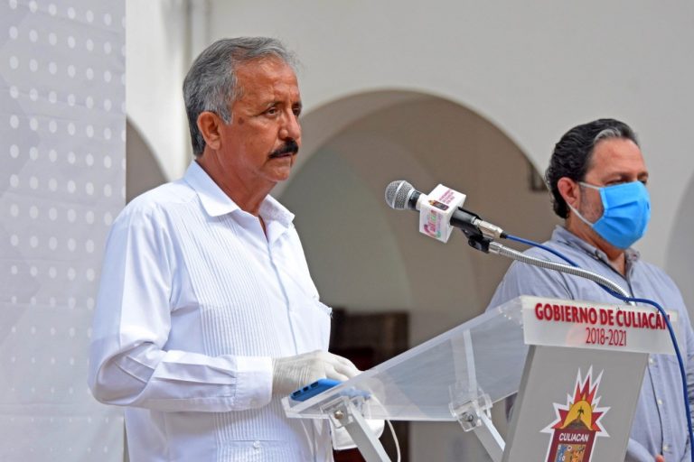 Reclama síndica negativa de alcalde por revelar gastos