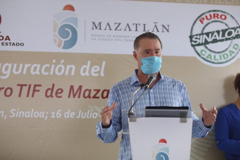 Descartan cerrar playas de Mazatlán por alza de COVID-19