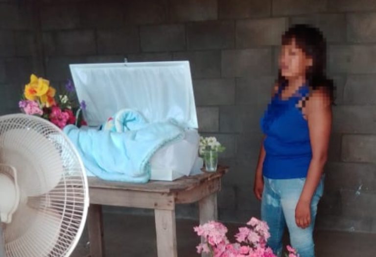 Muere bebé al negarle IMSS Navolato ayuda a embarazada