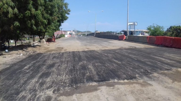 Tapan el socavón y abre Mazatlán la Luis Donaldo Colosio