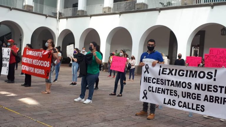 Se deslinda síndica por ‘alboroto’ de tiangueros
