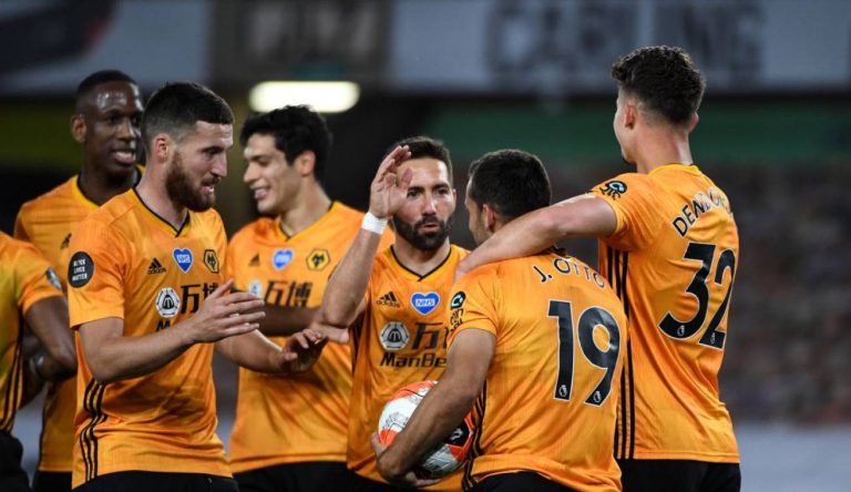 Raúl Jiménez da asistencia en triunfo de los Wolves