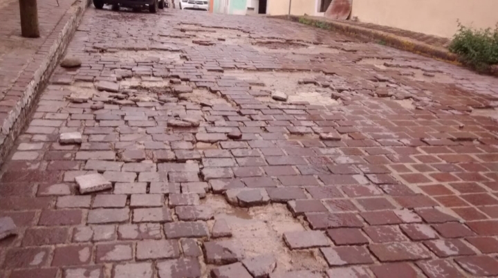 Cae a pedazos lo mágico del pueblo de Cosalá