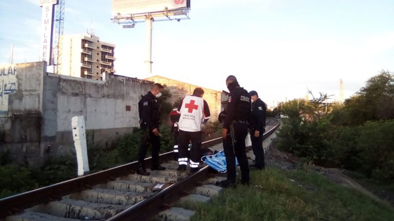 Atropella tren a joven en El Vallado