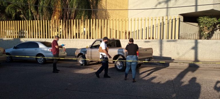 Balean y muere automovilista de Barrancos