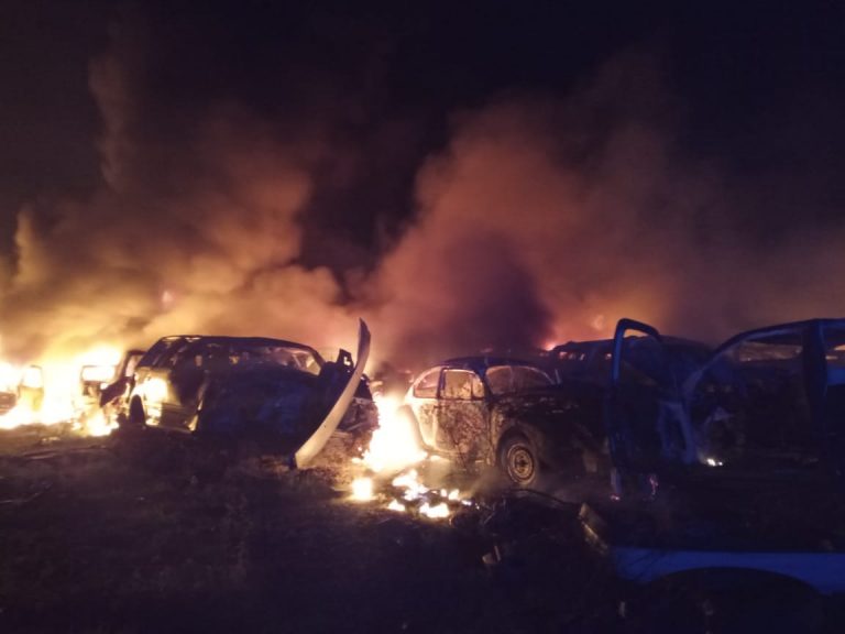 Se incendian más de 100 vehículos en pensión de Culiacán