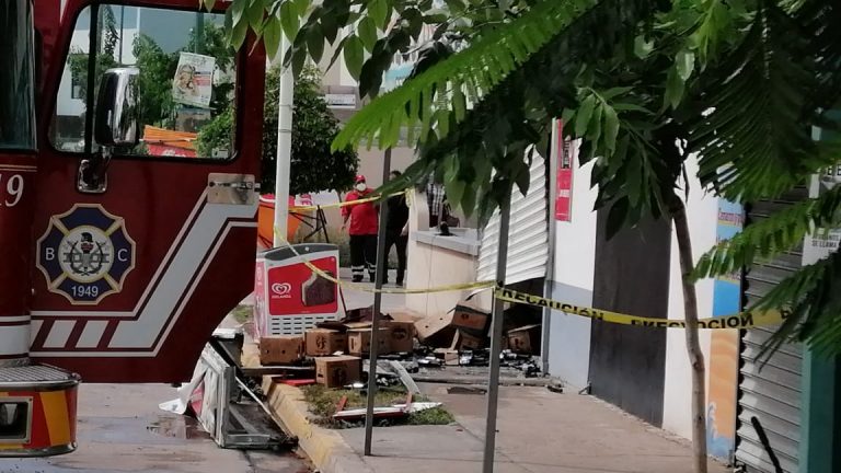 Una mujer herida tras explosión en expendio de cerveza en Culiacán