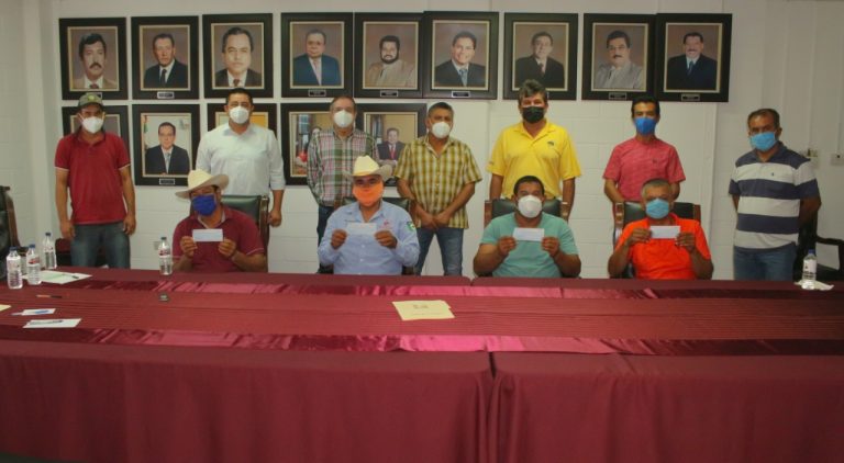 Da Navolato $160 mil a pescadores para vigilancia en bahías y esteros